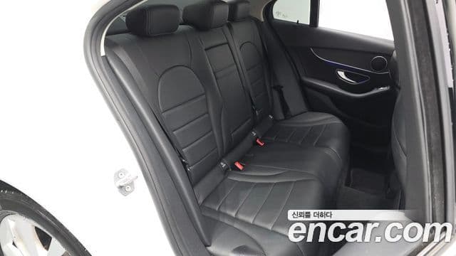 Mercedes-Benz C-Class 2019 — фото 11 из 20