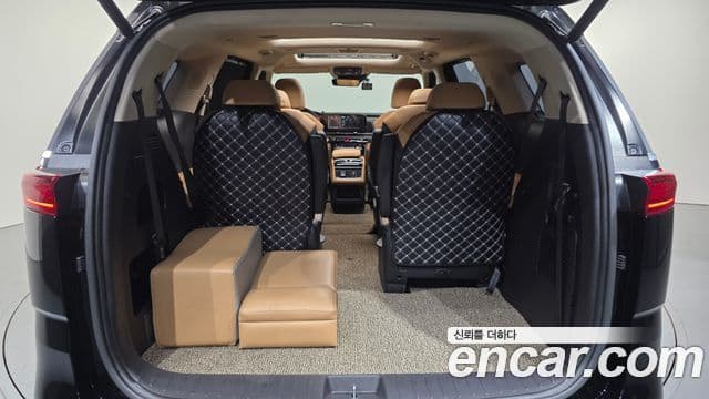 Kia Carnival 2021 — Фото 18/20