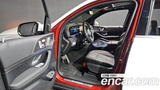 Mercedes-Benz GLS-Class 2023 — Photo 10/21