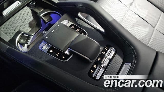 Mercedes-Benz GLS-Class 2023 — Photo 18/21