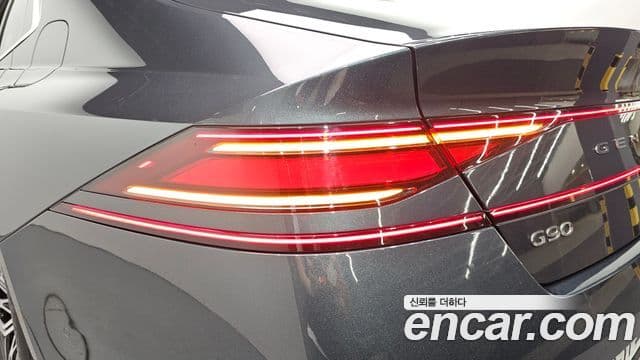 Genesis G90 2022 — Photo 21/31