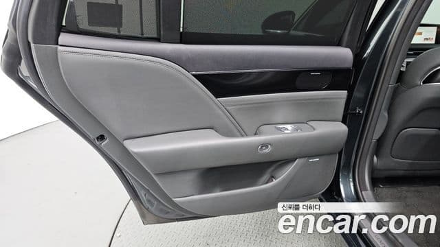 Genesis G90 2022 — Photo 7/31
