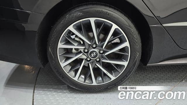 Hyundai Sonata 2019 — Фото 5/20