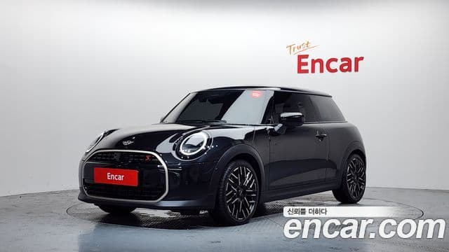 Mini Cooper S 2025 — ფოტო 1/20