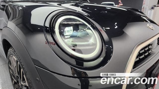 Mini Cooper S 2025 — Photo 1/31