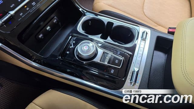Kia Carnival 2020 — фото 9 из 20