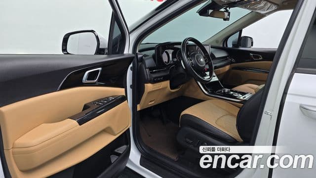 Kia Carnival 2020 — фото 10 из 20