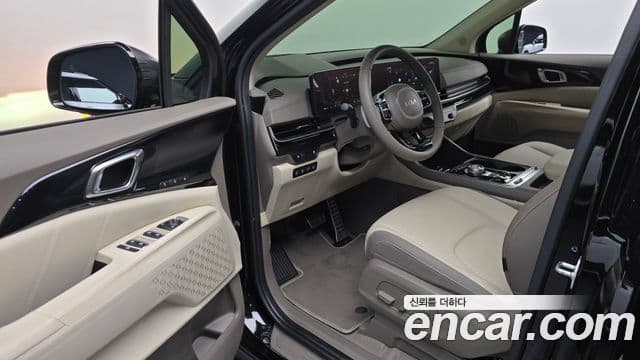 Kia Carnival 2024 — фото 10 из 20