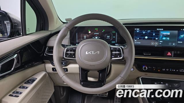 Kia Carnival 2024 — фото 12 из 20