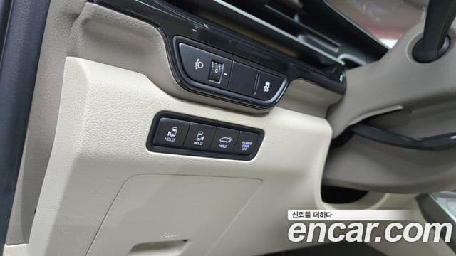 Kia Carnival 2024 — фото 16 из 20