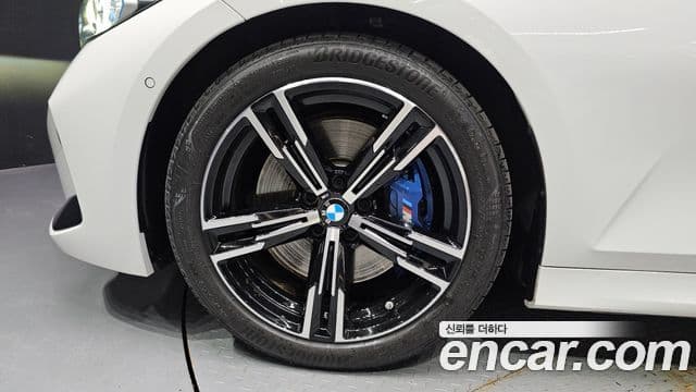 BMW 3 Series 2025 — фото 4 из 20