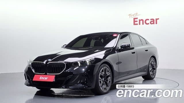 BMW 5 Series 2025 — ფოტო 1/20