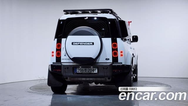 Land Rover Defender 2022 — ფოტო 4/20