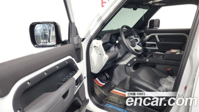 Land Rover Defender 2022 — ფოტო 10/20