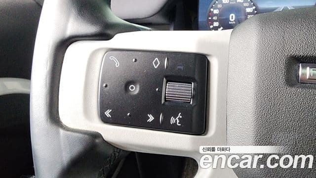Land Rover Defender 2022 — ფოტო 18/20