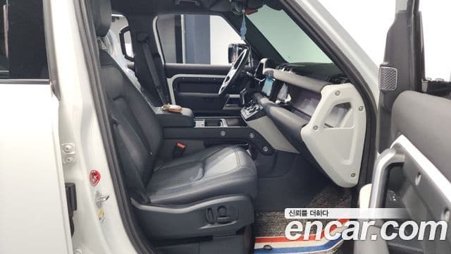 Land Rover Defender 2022 — ფოტო 32/37