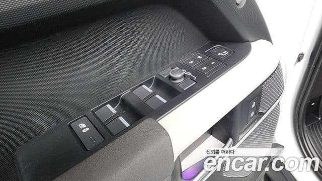 Land Rover Defender 2022 — ფოტო 2/37