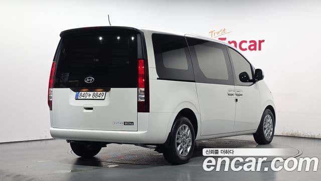 Hyundai Staria 2025 — ფოტო 2/20