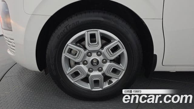 Hyundai Staria 2025 — ფოტო 5/20