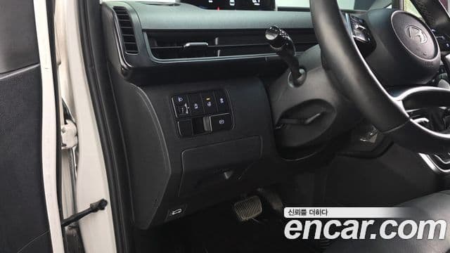 Hyundai Staria 2025 — ფოტო 13/20