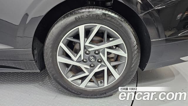 Hyundai Grandeur Hybrid 2023 — Photo 23/30