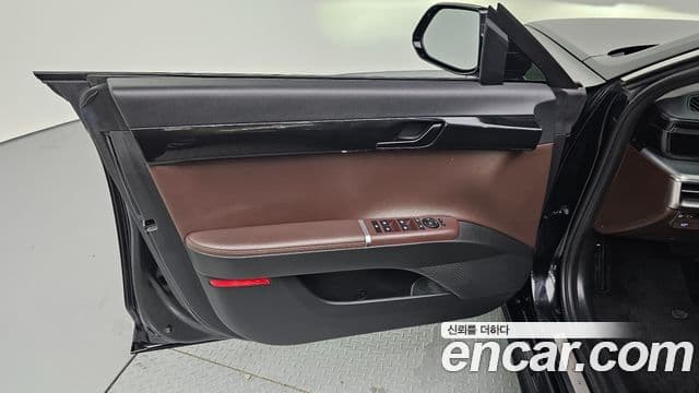 Hyundai Grandeur Hybrid 2023 — Photo 3/30
