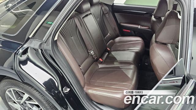 Hyundai Grandeur Hybrid 2023 — Photo 2/30