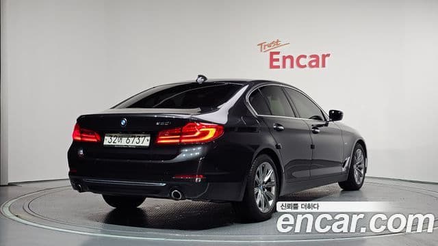 BMW 5 Series 2018 — ფოტო 2/20