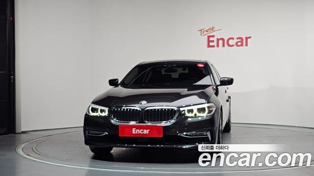 BMW 5 Series 2018 — ფოტო 3/20