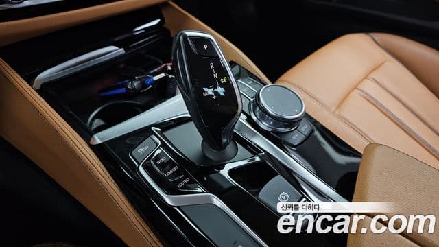 BMW 5 Series 2018 — ფოტო 9/20