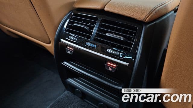 BMW 5 Series 2018 — ფოტო 19/20