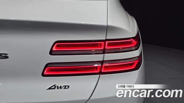 Genesis GV80 2021 — Photo 24/32