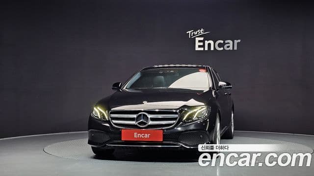 Mercedes-Benz E-Class 2018 — ფოტო 3/20