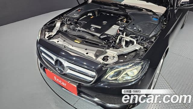 Mercedes-Benz E-Class 2018 — ფოტო 6/20