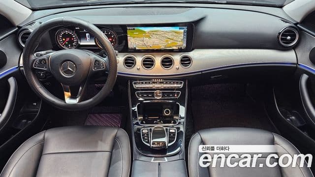 Mercedes-Benz E-Class 2018 — ფოტო 7/20