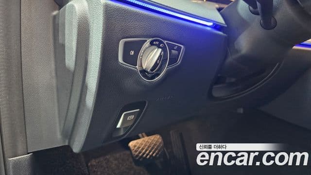 Mercedes-Benz E-Class 2018 — ფოტო 16/20