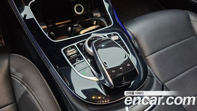 Mercedes-Benz E-Class 2018 — ფოტო 19/20