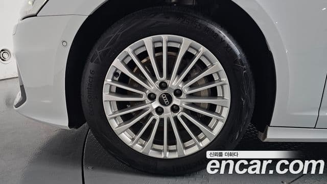 Audi A6 2021 — ფოტო 5/20