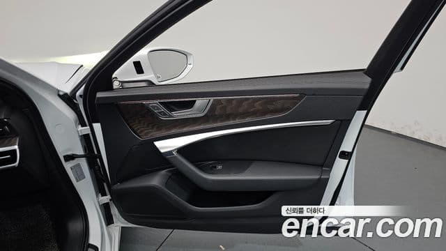 Audi A6 2021 — ფოტო 15/34