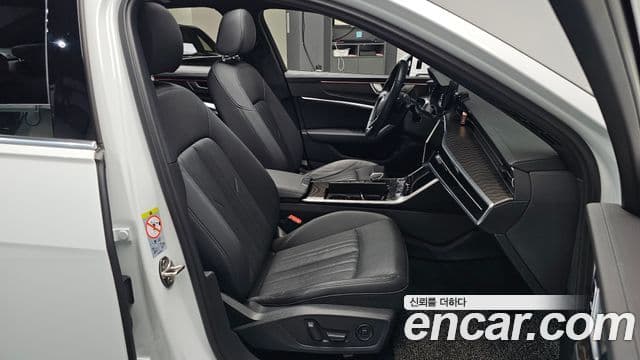 Audi A6 2021 — ფოტო 26/34