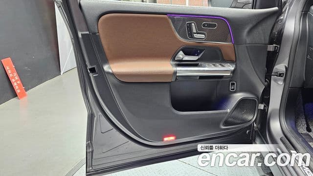 Mercedes-Benz GLA-Class 2022 — Şəkil 25/33