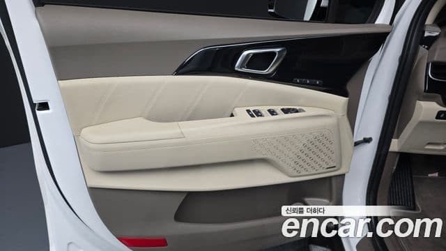 Kia Carnival 2024 — Photo 2/36