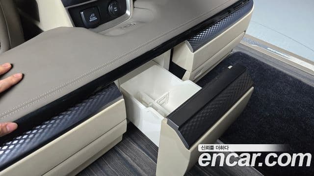Kia Carnival 2024 — Photo 8/36