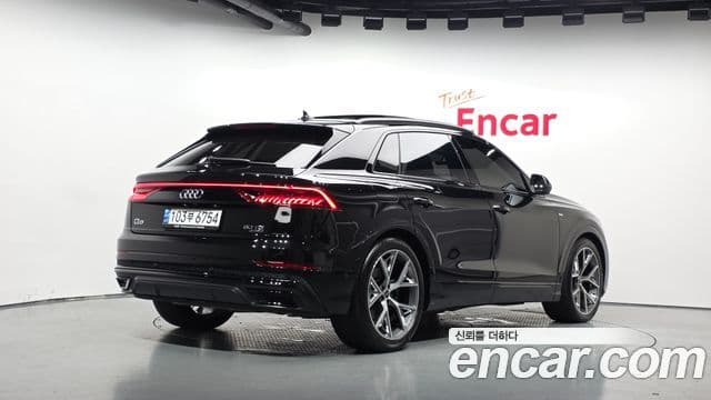 Audi Q8 2023 — Şəkil 2/20