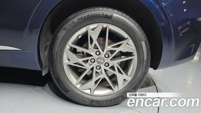 Genesis GV70 2021 — ფოტო 16/36
