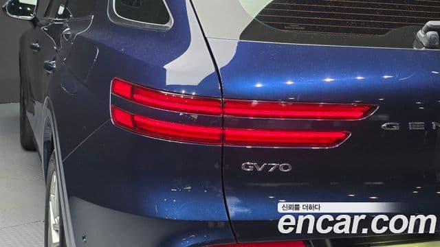 Genesis GV70 2021 — ფოტო 2/36