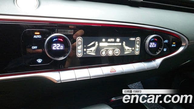 Genesis GV70 2021 — ფოტო 17/36