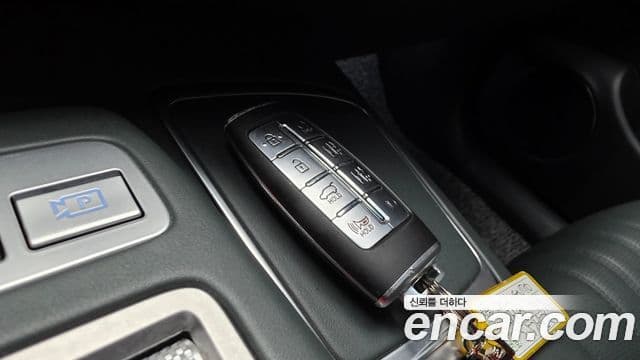 Genesis GV70 2021 — ფოტო 13/36