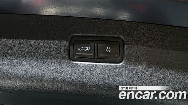 Genesis GV70 2021 — ფოტო 30/36