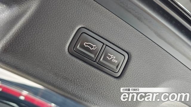 Kia Carnival 2021 — Фото 17/20